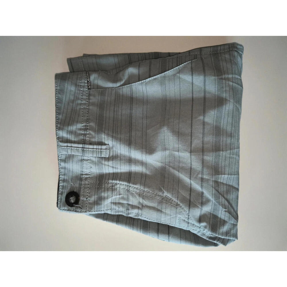 Volcom Shorts - Picture 3 of 4